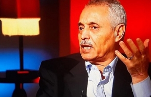 حكومة عباس تتسول مالا بدل من الحق!