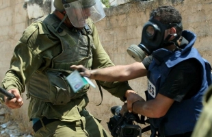 إصابة مصور تلفزيون فلسطين خلال اقتحام قوات الاحتلال حي الطيرة برام الله