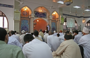 أوقاف حماس تقرر فتح المساجد تدريجياً لأداء صلاة الجمعة