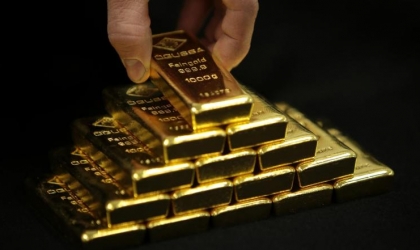 الذهب يتراجع عن أعلى مستوى منذ أكثر من 5 أشهر