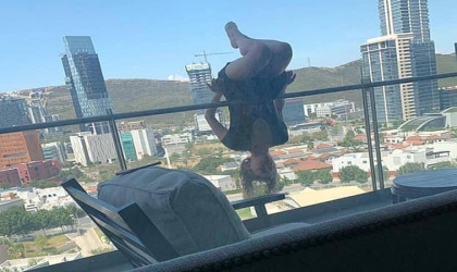 سقوط فتاة من شرفة منزلها فى المكسيك أثناء ممارسة اليوجا