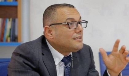 وزير الثقافة الفلسطيني عاطف أبو سيف يعلن إصابته بفيروس "كورونا"