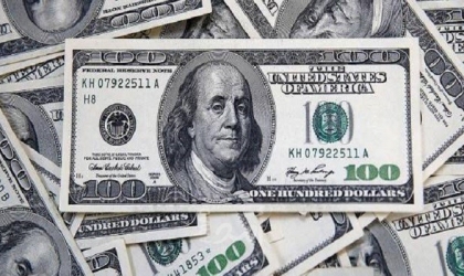 الدولار يستقر قرب أعلى مستوى في 6 أسابيع