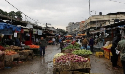 استئناف العمل في سوق الجمعة الشعبي بغزة