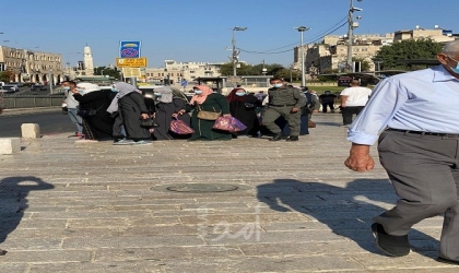 شرطة الاحتلال تعتقل مقدسيات من باب العامود بالقدس