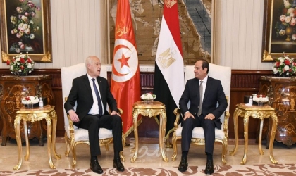 الرئيس السيسي يستقبل رئيس تونس "قيس سعيد" بمطار القاهرة