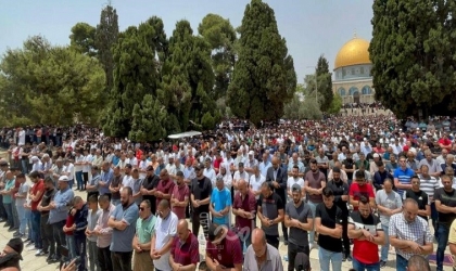 القدس: 50 ألف أدوا صلاة جمعة "يوم عرفة" في الأقصى