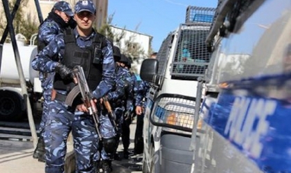 "الشرطة" توضح سبب القبض على مجموعة من الأشخاص المشاركين بالتجمع وسط رام الله