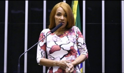 مجلس النواب البرازيلي يجرد نائبة من مقعدها بعد توجيه الاتهام اليها بقتل زوجها