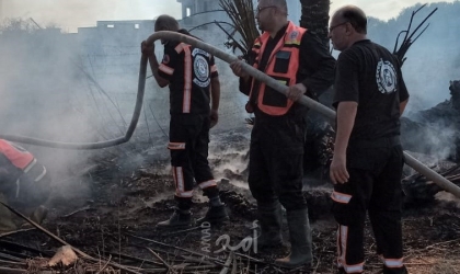 الدفاع المدني يسيطر على حريق اندلع بأرض زراعية وسط قطاع غزة