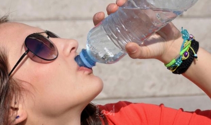 علامات تظهر على جسمك تدل على عدم شرب ما يكفي من الماء