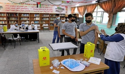 غزة: وزارتا التعليم والصحة تشرعان بحملة تطعيم طلبة المدارس