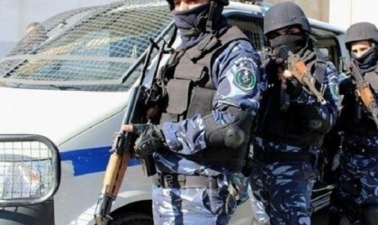 القبض على مطلوبين والشرطة تتلف مركبات وتحيل متهمين للقضاء في الضفة الغربية