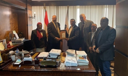 "العمل الفلسطيني والتخطيط المصري" يتفقان على التعاون المشترك في برامج التدريب والدراسات العليا