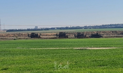 جرافات جيش الاحتلال تتوغل بشكل محدود شرق دير البلح