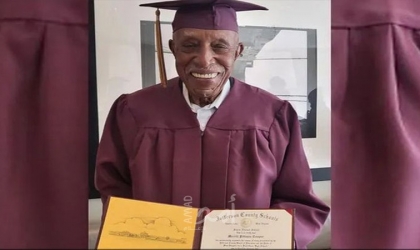 أمريكي يحصل على الشهادة الثانوية في عمر 101 عاماً