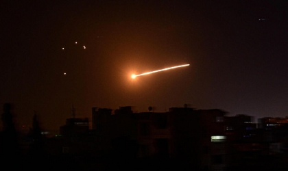محدث- سانا: الدفاعات الجوية السورية تتصدى لأهداف معادية في ريف حمص - فيديو