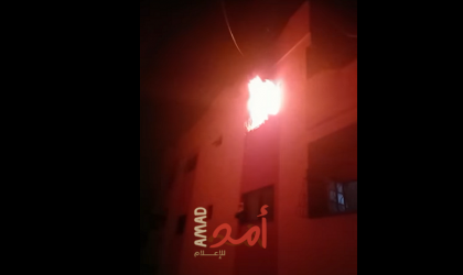 طواقم الدفاع المدني تسيطر على حريق في شقة سكنية بمخيم النصيرات وسط قطاع غزة - فيديو