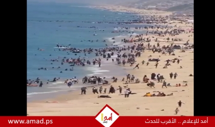 مئات الغزيين على شاطئ دير البلح.. والمشهد يستفز الإسرائيليين - فيديو