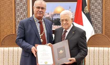 الرئيس عباس يمنح القائد الوطني الكبير محمد بركة قلادة الكنعانيين الكبرى