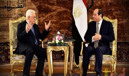 عباس يعرب عن بالغ تقديره لموقف الرئيس السيسي لرفضه تهجير أهل قطاع غزة