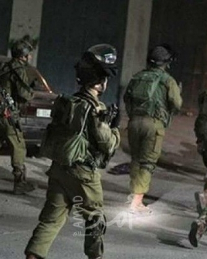 إعلام عبري: اعتقال عامل فلسطيني يشتبه بحيازته أسلحة