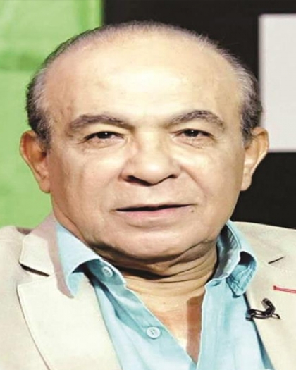 تدهور الحالة الصحية للفنان المصري الكبير هادى الجيار بعد إصابته بــ "كورونا"
