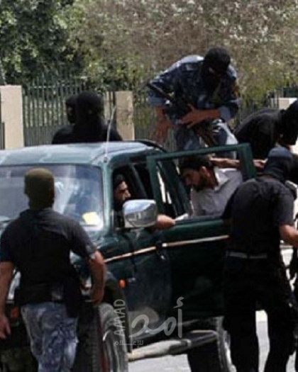 أجهزة حكومة حماس تقتحم منزل الحارس الشخصي لمدير عام هيئة الشؤون المدنية يغزة