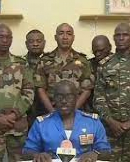 الاتحاد الإفريقي يطالب جيش النيجر بالعودة للثكنات.. وأوروبا توقف الدعم
