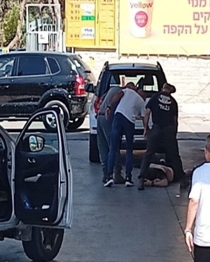 محدث - مقتل وإصابة إسرائيليين في عملية إطلاق نار بمنطقة المثلث واغتيال أحد المنفذين - فيديو