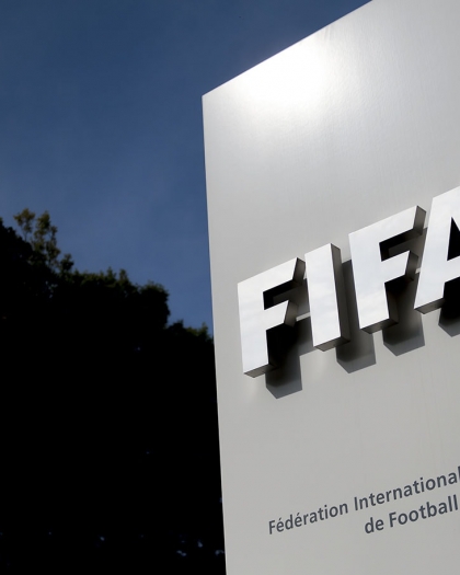 فيفا يعلن استخدام تقنية التسلل الآلى فى كأس العالم 2022