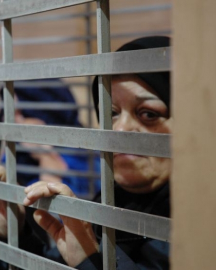 الأسيرات في سجن الدامون يهددن بالشروع في إضراب عن الطعام