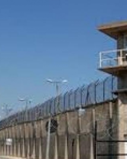 توتر يسود سجن "ريمون" بسبب تركيب سلطات الاحتلال أجهزة تشويش