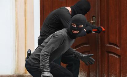 لص يسرق هاتف آيفون ويراسل مالكه لطلب كلمة المرور في الهند
